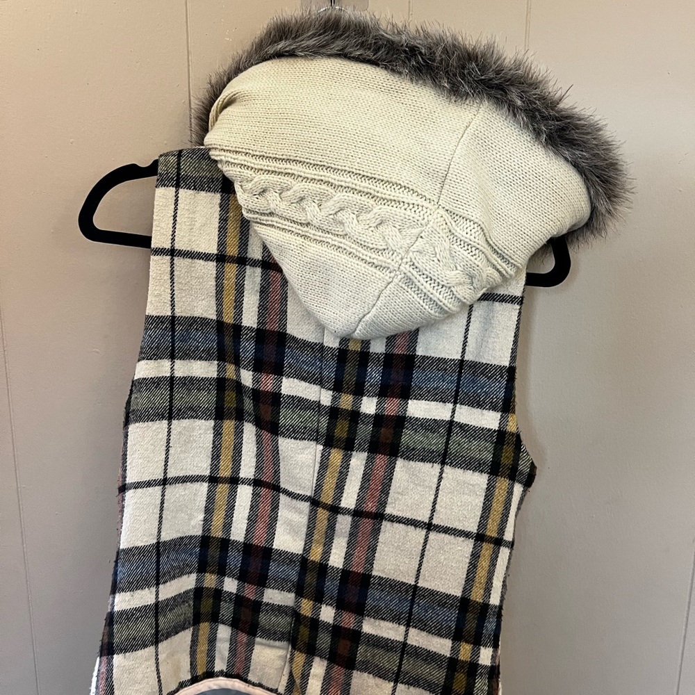 Nordstrom Plaid Hooded Vest With Faux Fur Trim